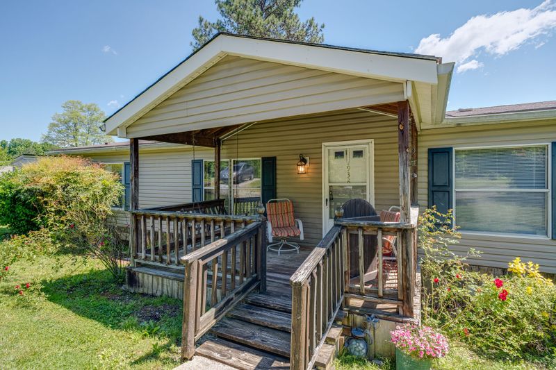 938 Pack Rd, White Bluff, TN 37187