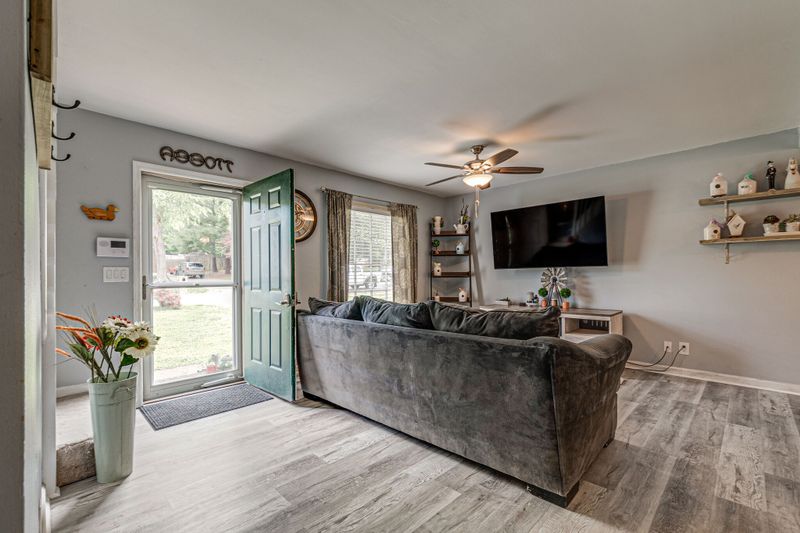 328 Sunny Acre Dr, Mount Juliet, TN 37122