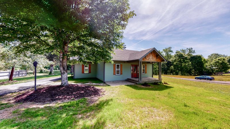 3056 Vanleer Hwy, Charlotte, TN 37036