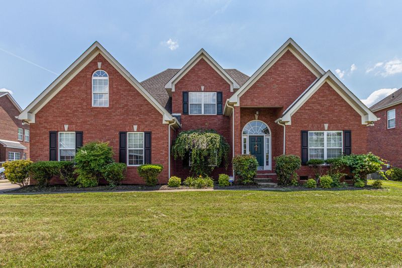 2542 Patricia Cir, Murfreesboro, TN 37128