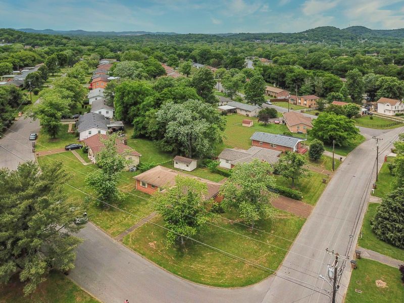 700 Ringgold Dr, Nashville, TN 37207
