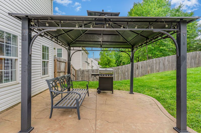 1708 Carlyon Ct, Spring Hill, TN 37174