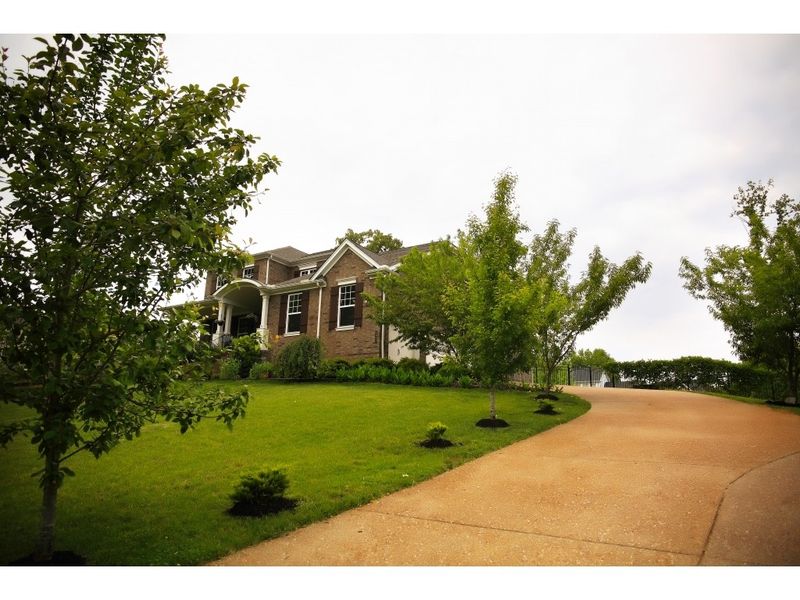 7134 Triple Crown Ln, Fairview, TN 37062