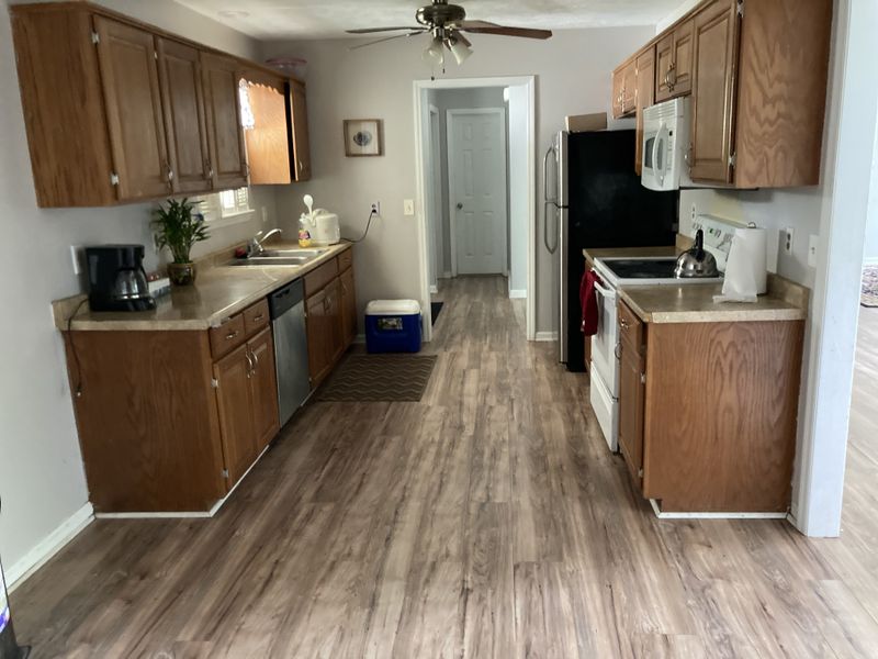 695 Forest Ridge Dr, La Vergne, TN 37086