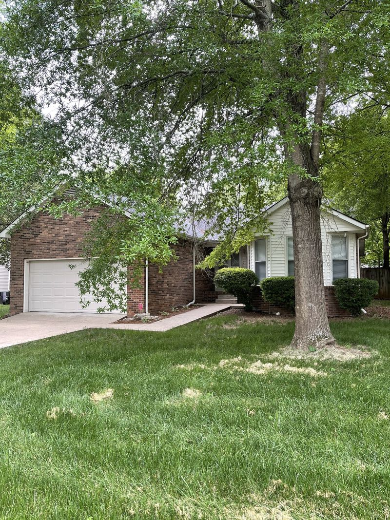 2411 Bennington Dr, Murfreesboro, TN 37129