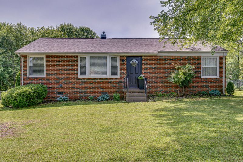 1435 Highway 48 S, Dickson, TN 37055
