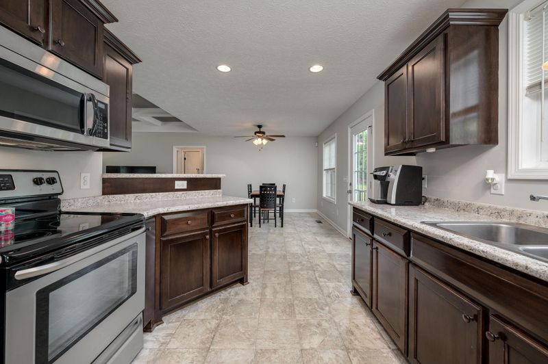 136 William Dr E, Portland, TN 37148