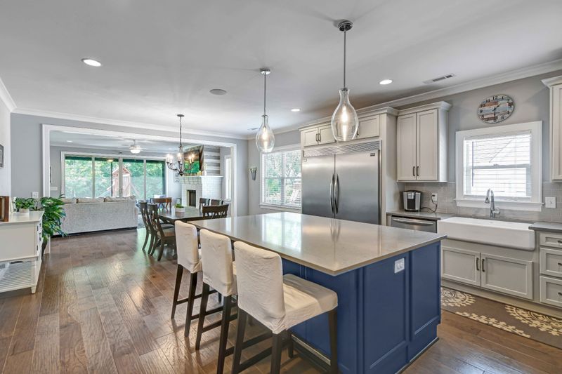 1057 Memorial Dr, Franklin, TN 37064