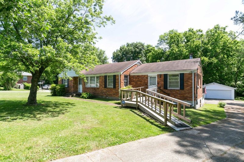 3925 Devonshire Dr, Nashville, TN 37207