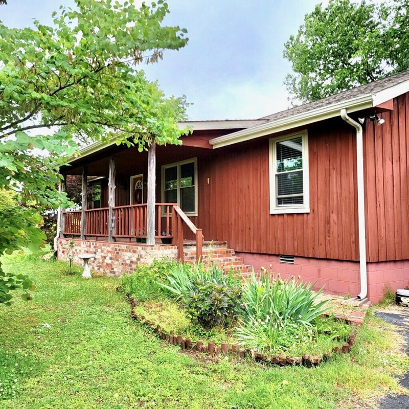 5907 Fisher Grove Rd, Greenbrier, TN 37073