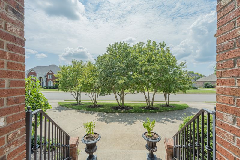 2220 Oakleigh Dr, Murfreesboro, TN 37129