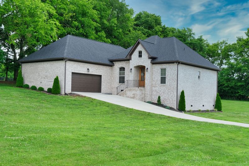 3824 Stonecrest Dr, Columbia, TN 38401