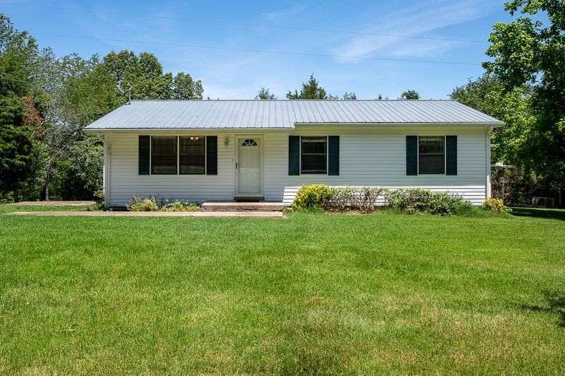 558 Joslin Branch Rd, White Bluff, TN 37187