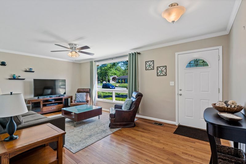 623 Elaine Dr, Nashville, TN 37211