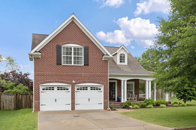 7232 Riverfront Dr, Nashville, TN 37221