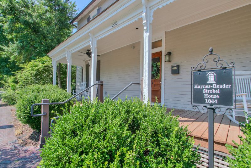 235 3rd Ave N, Franklin, TN 37064