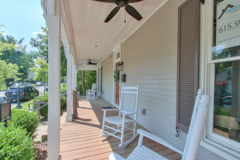 235 3rd Ave N, Franklin, TN 37064