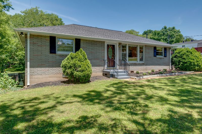 1332 Cheshire Dr, Nashville, TN 37207