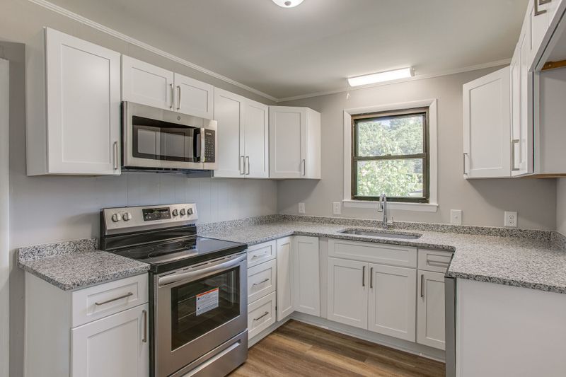 104 Sycamore St, Columbia, TN 38401