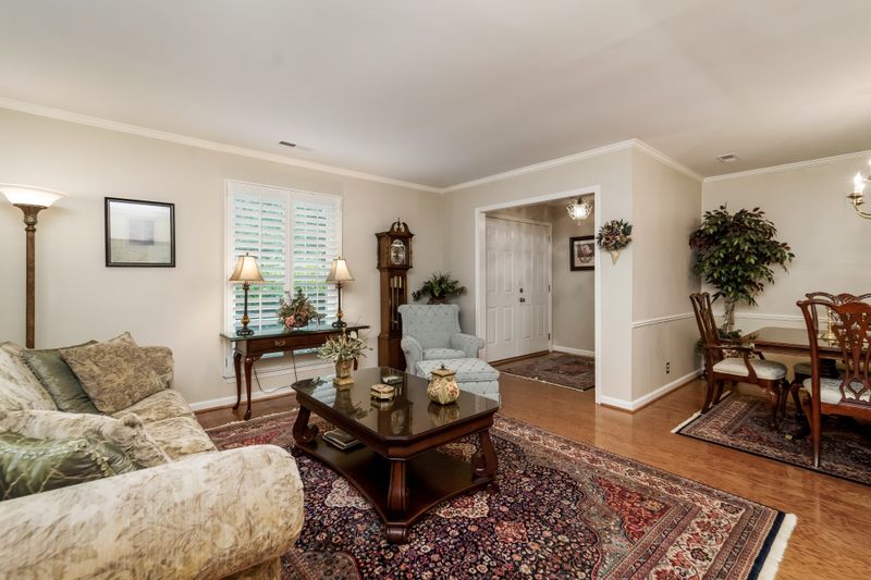 102 Boxwood Dr, Franklin, TN 37069
