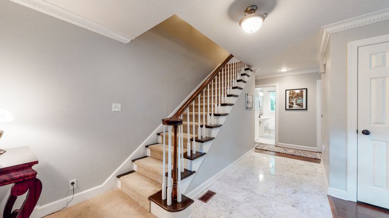 1310 Otter Creek Rd, Nashville, TN 37215