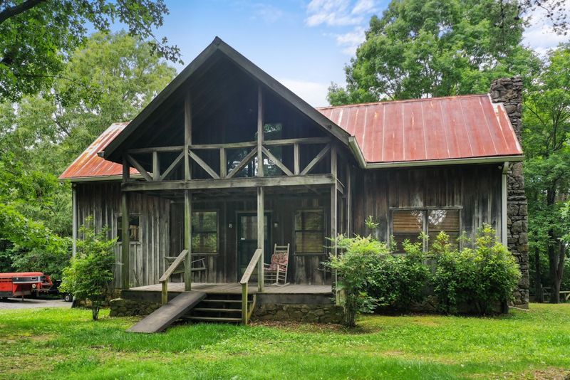 7461 Valley Rd, Fairview, TN 37062