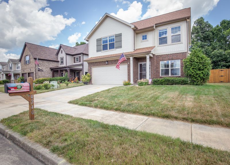 4240 Longfellow Dr, Nashville, TN 37214
