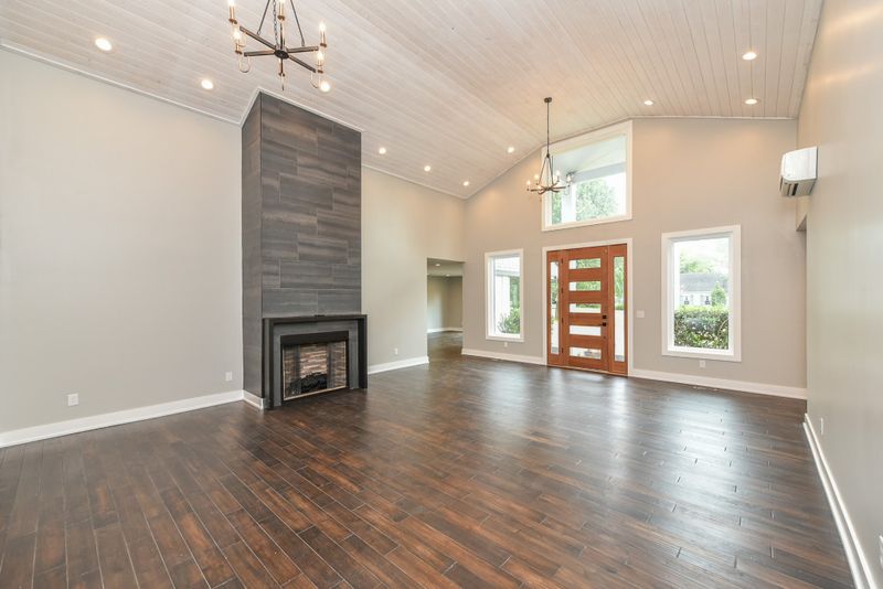 105 Skyview Dr, Hendersonville, TN 37075