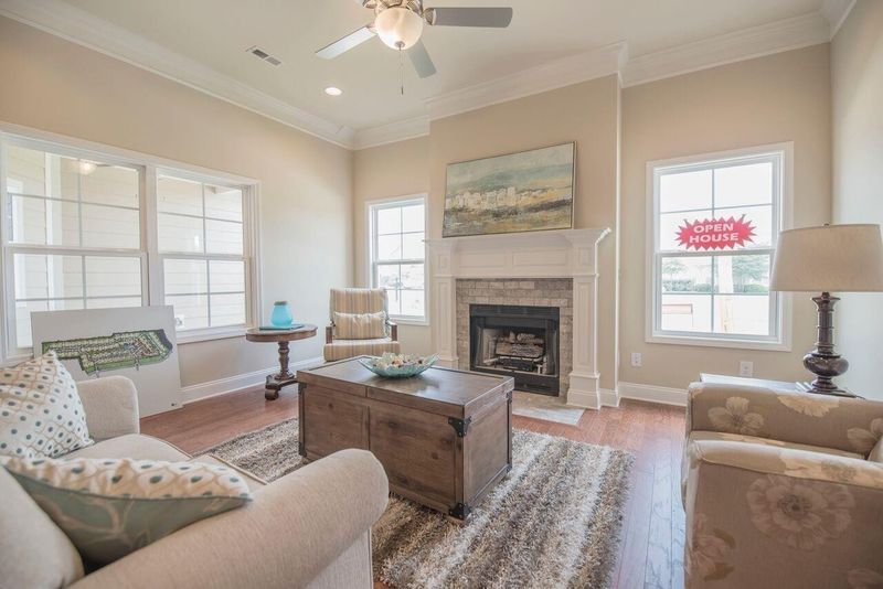 2350 Stonecenter Ln, Murfreesboro, TN 37128