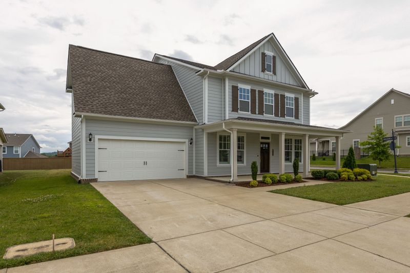 2733 Americus Dr, Thompsons Station, TN 37179