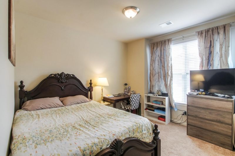 4064 Cannonsgate Ln, Murfreesboro, TN 37128