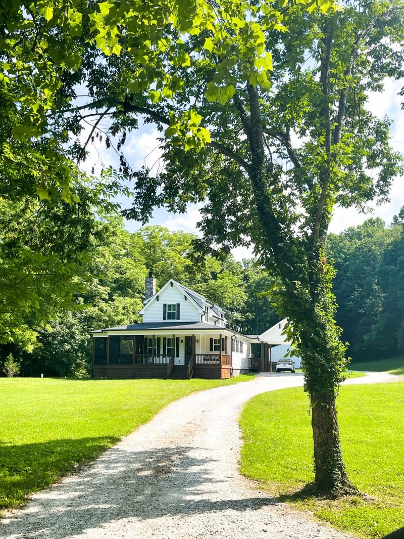 883 Bear Creek Valley Rd, Bon Aqua, TN 37025
