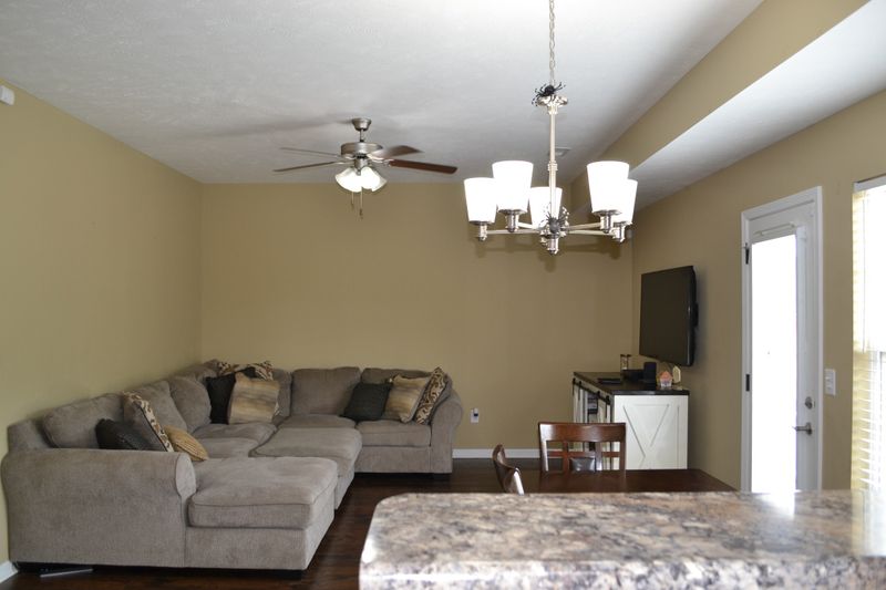 1645 Warmingfield Dr, Murfreesboro, TN 37127