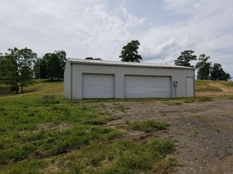 3151 Old Hwy 31e, Westmoreland, TN 37186