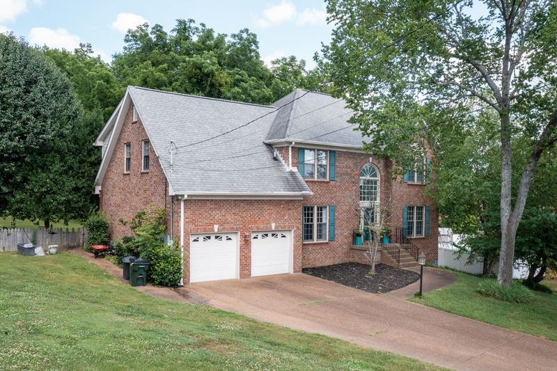 102 Downing Ct, Hendersonville, TN 37075
