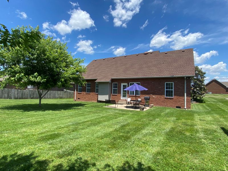 1016 Windsong Trl, Greenbrier, TN 37073
