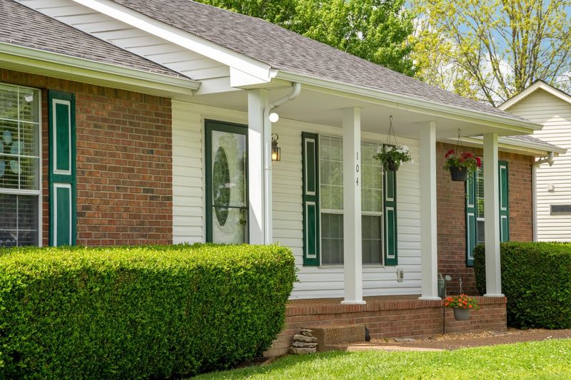 104 Belle Rive Dr, White House, TN 37188