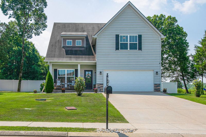 1009 Bluecreek Cir, Murfreesboro, TN 37129
