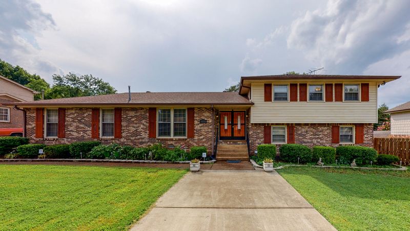 1312 Cheyenne Blvd, Madison, TN 37115