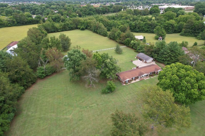 186 Volunteer Rd, Murfreesboro, TN 37128