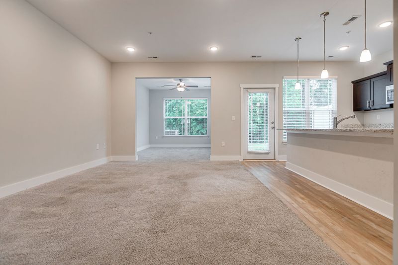6033 Hillside Ln, Spring Hill, TN 37174