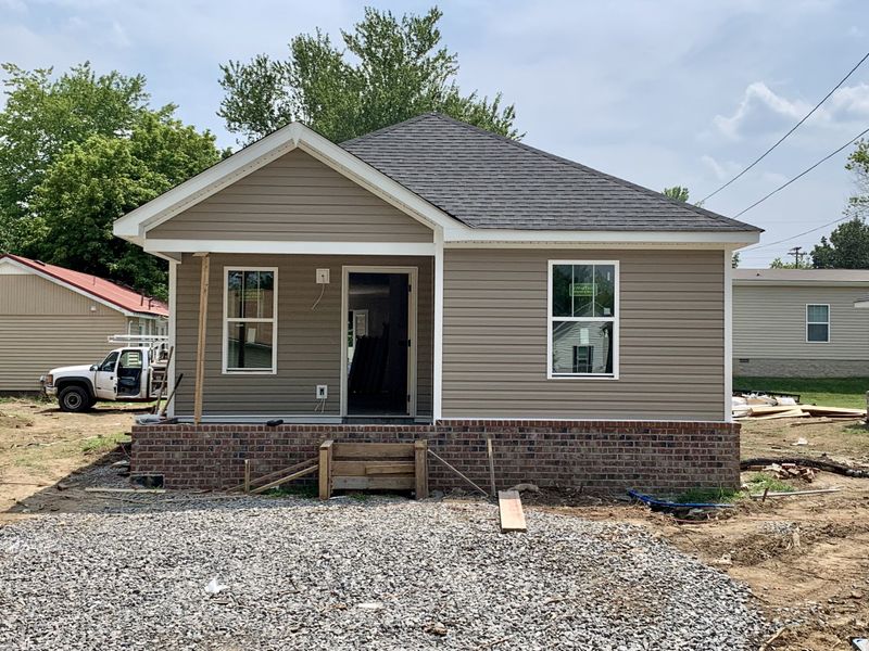 394 W Mcglothlin St, Portland, TN 37148