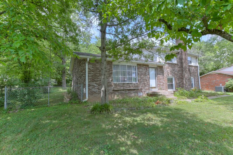 4258 Sweden Dr, Hermitage, TN 37076