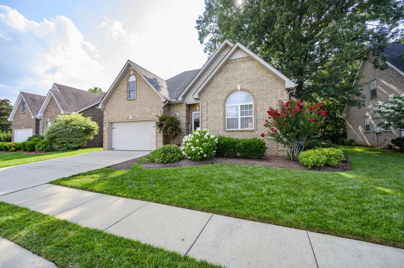 542 Bethany Cir, Murfreesboro, TN 37128