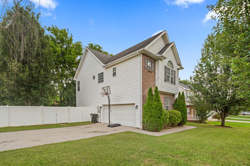 2037 Aberdeen Cir, Murfreesboro, TN 37130
