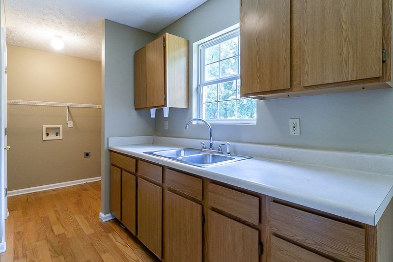 809 N 6th St, Nashville, TN 37207
