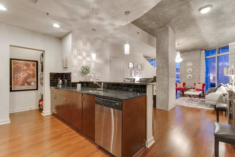 301 Demonbreun St Unit 1909, Nashville, TN 37201
