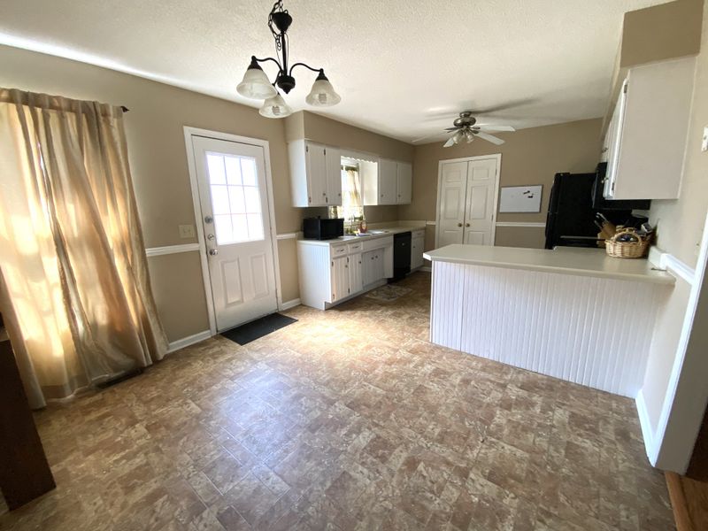 2526 Riverstone Dr, Murfreesboro, TN 37128