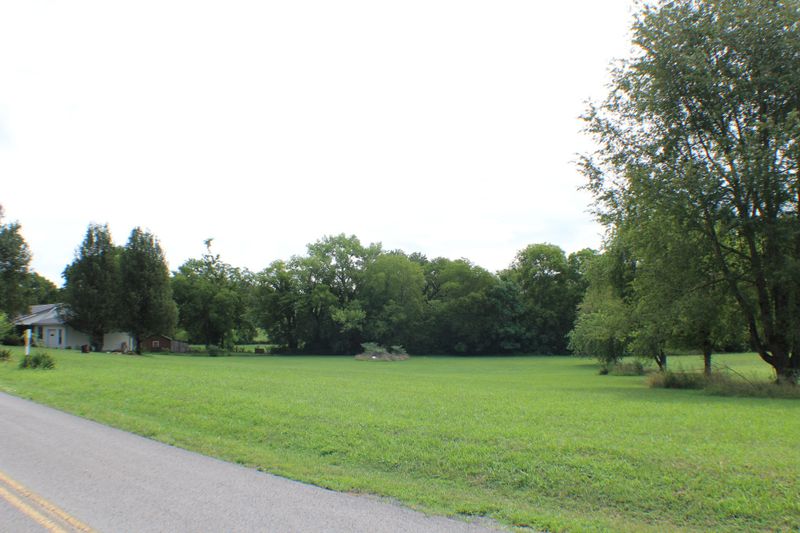 210 Collier Ln, Gallatin, TN 37066