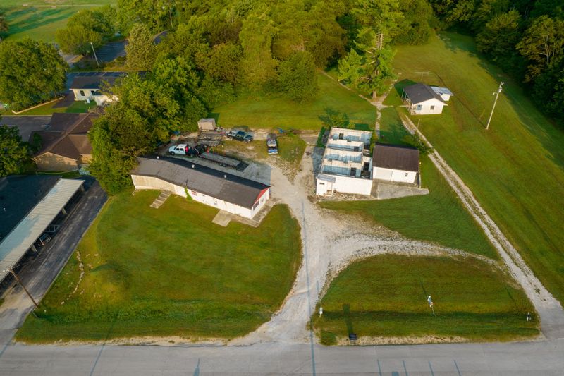 1708 Grove St, Columbia, TN 38401